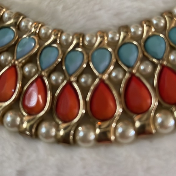 Pearl turquoise and coral collar necklace and matching earrings - Picture 2 of 3
